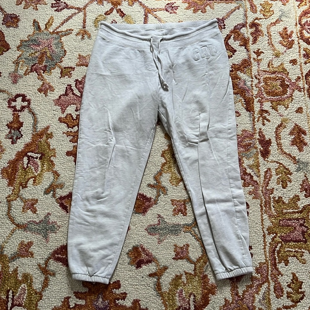 4/$25 SALE GAP Cream Embroidered Lightweight Sweatpant Joggers
